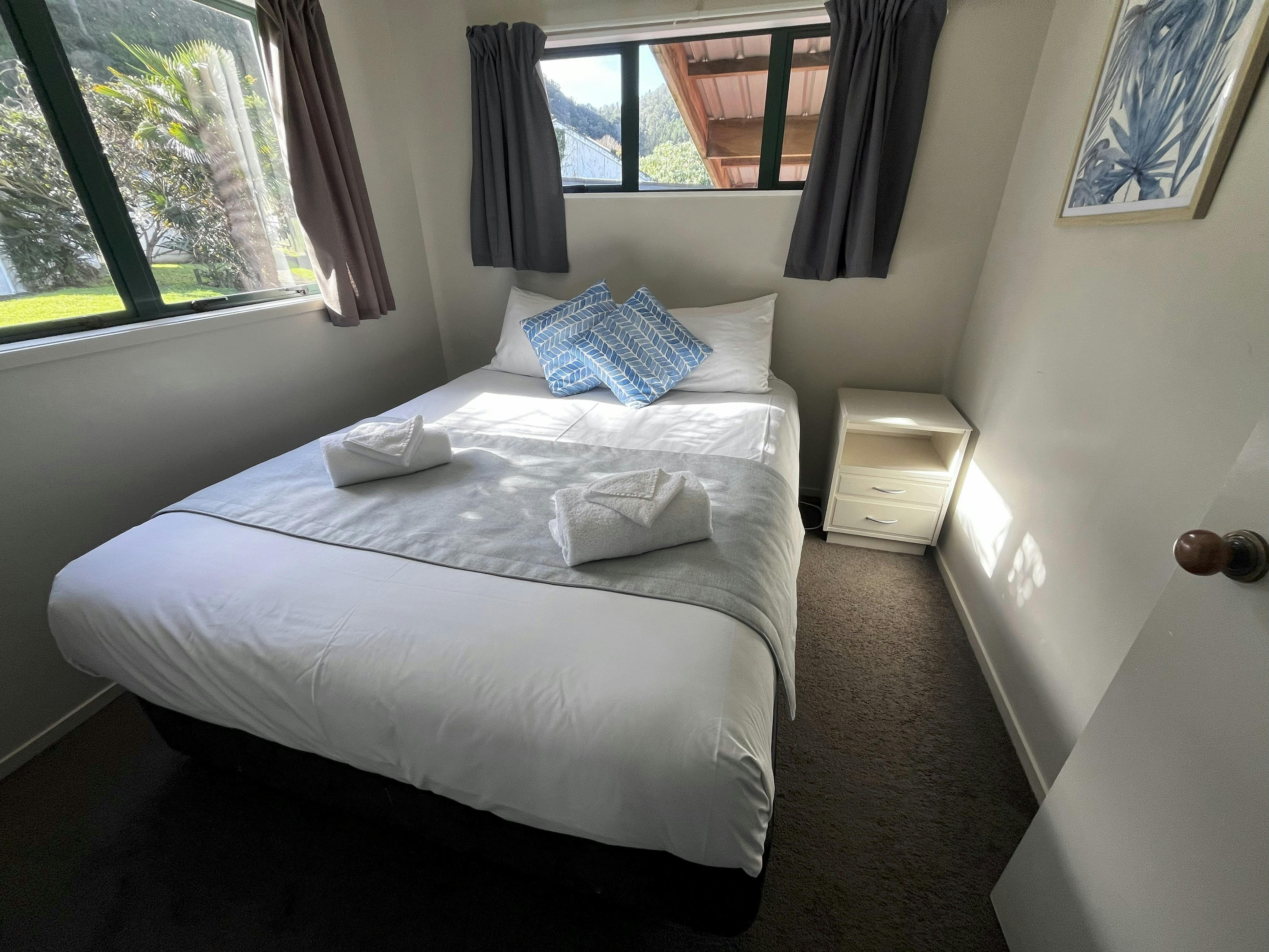 Comfort Inn Sunset, Thames Unit 9.Three Bedroom Family Cottage