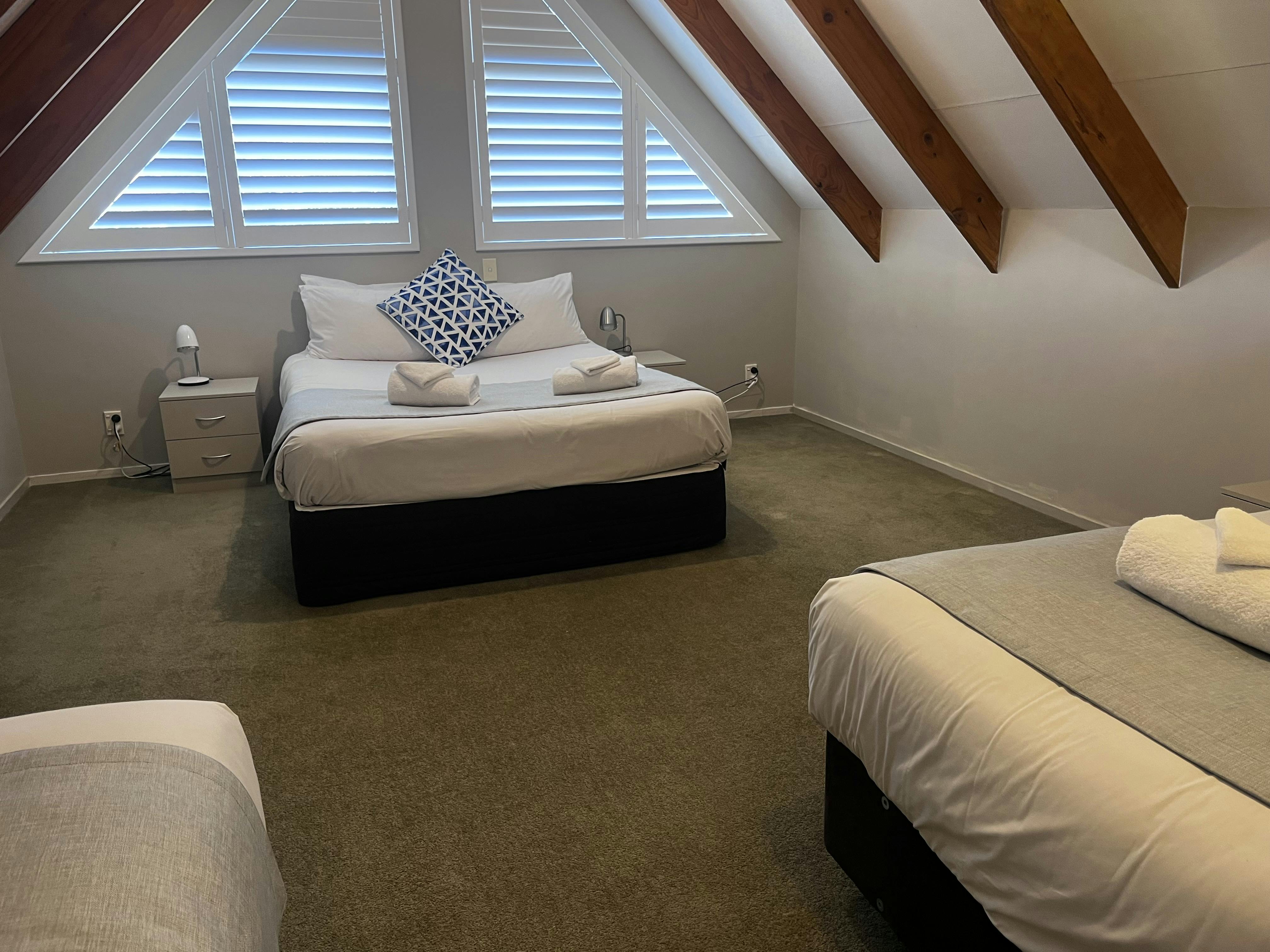 Comfort Inn Sunset, Thames Unit 9.Three Bedroom Family Cottage