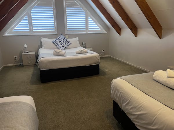 Comfort Inn Sunset, Thames Unit 9.Three Bedroom Family Cottage