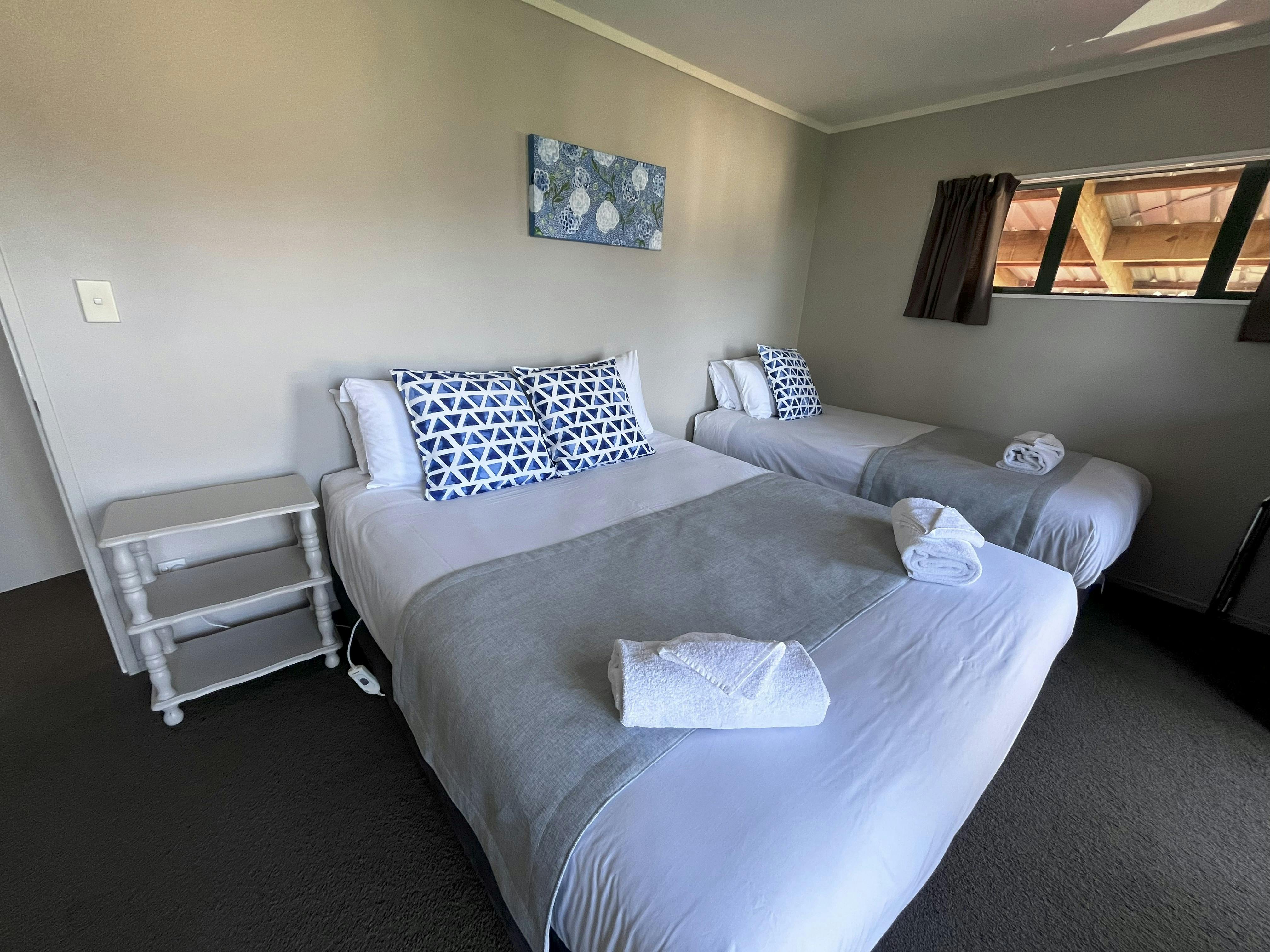 Comfort Inn Sunset, Thames Unit 9.Three Bedroom Family Cottage