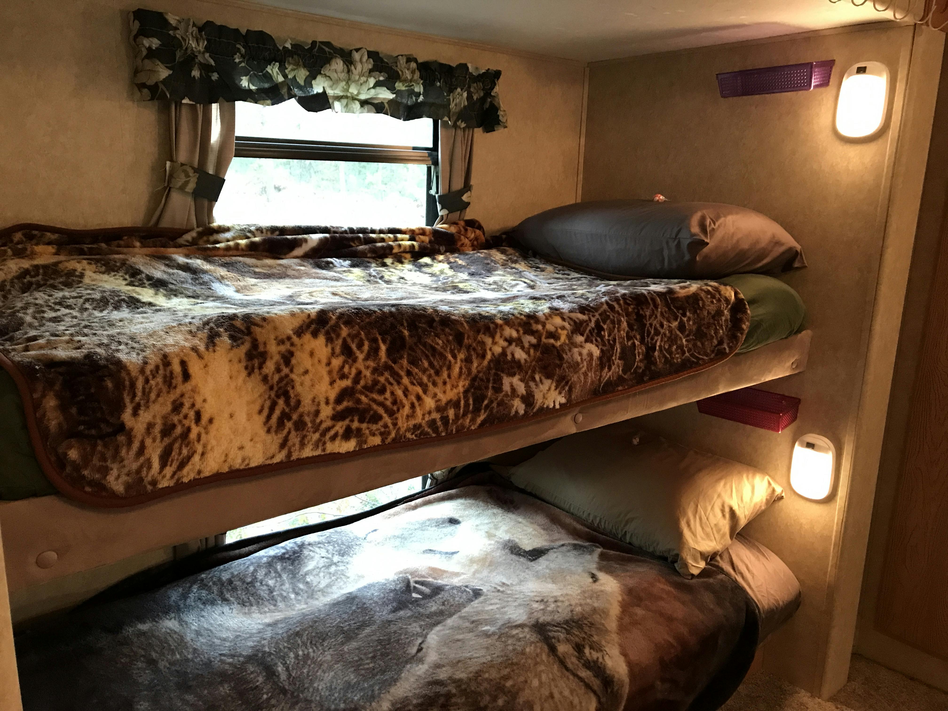 Best Bear Lodge & Campground Accommodations
