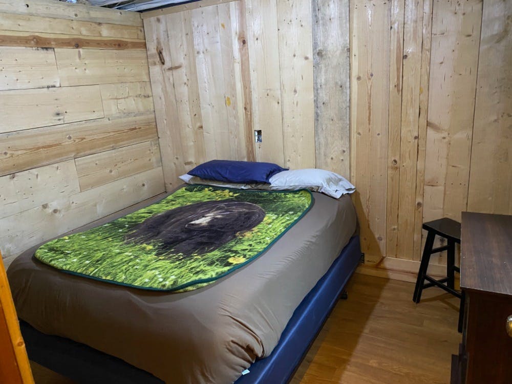 Lincoln Hills Cabin 4th Bedroom at Best Bear Lodge & Campground. Irons, Michigan