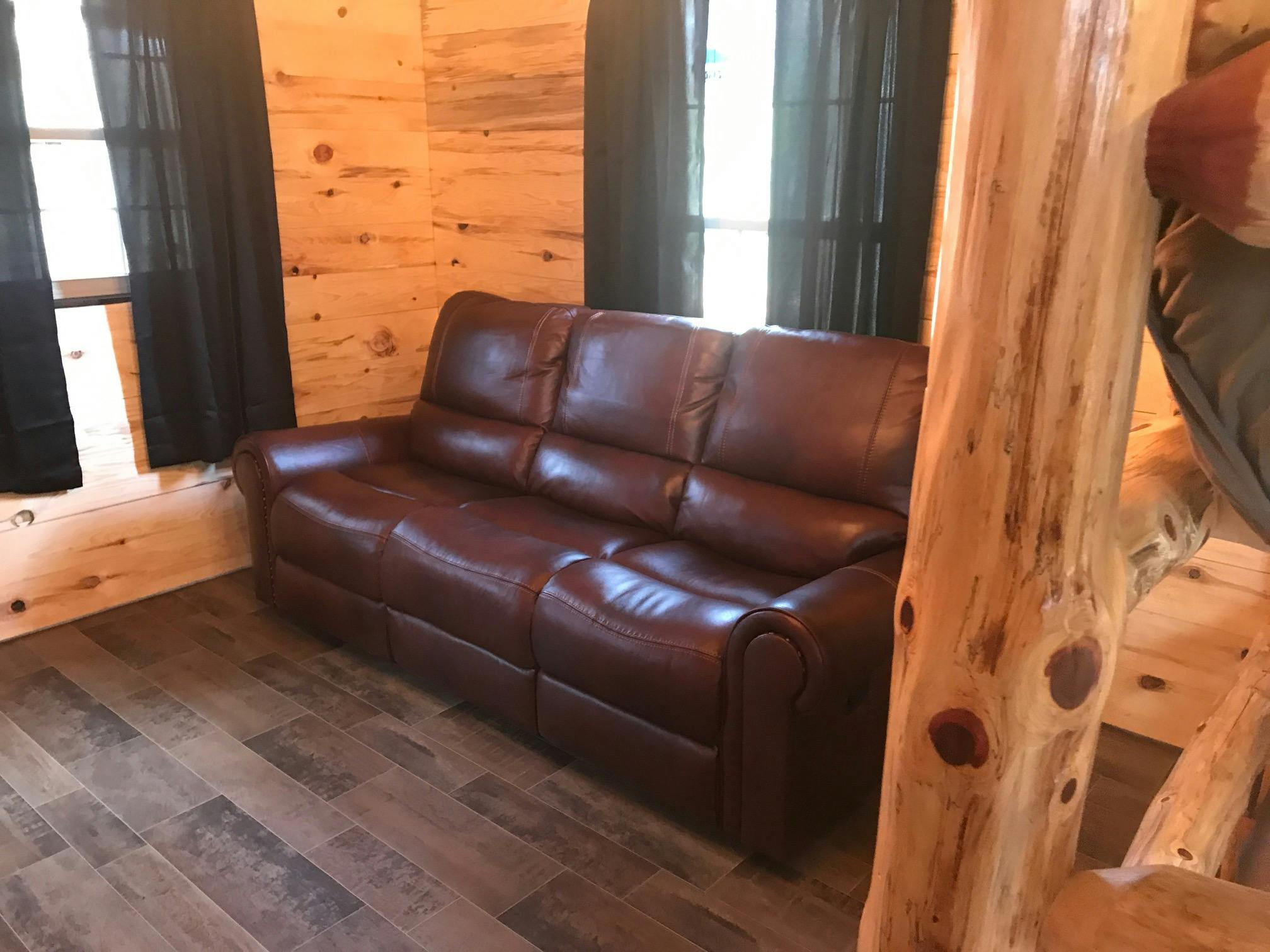 Grand Adventure Cabin at Best Bear Lodge & Campground