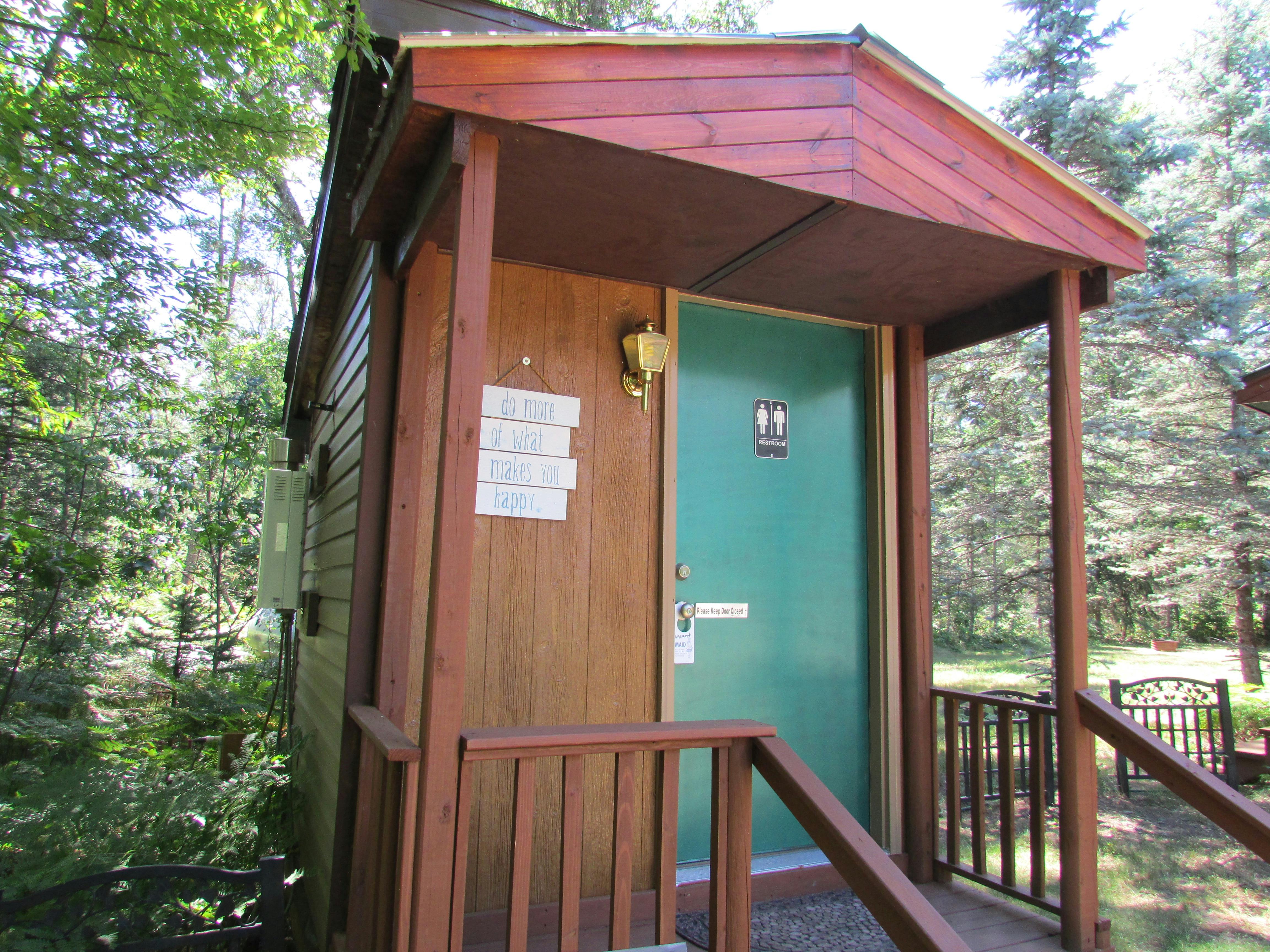 Best Bear Lodge & Campground Bathhouse 2