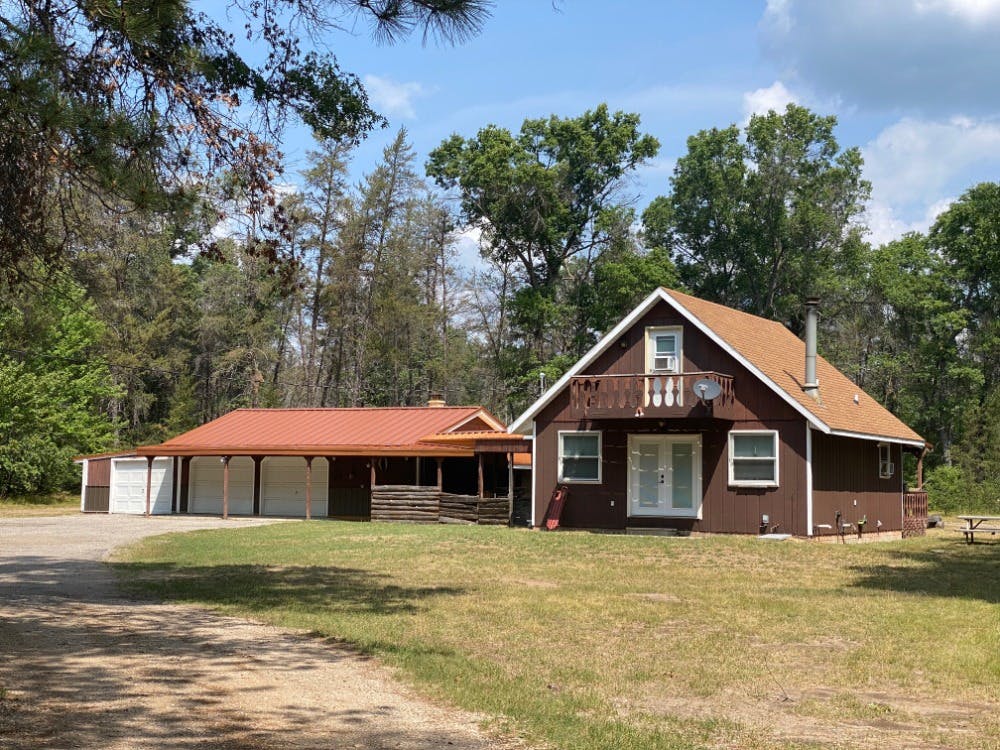 Lincoln Hills Cabin at Best Bear Lodge & Campground. Irons, Michigan