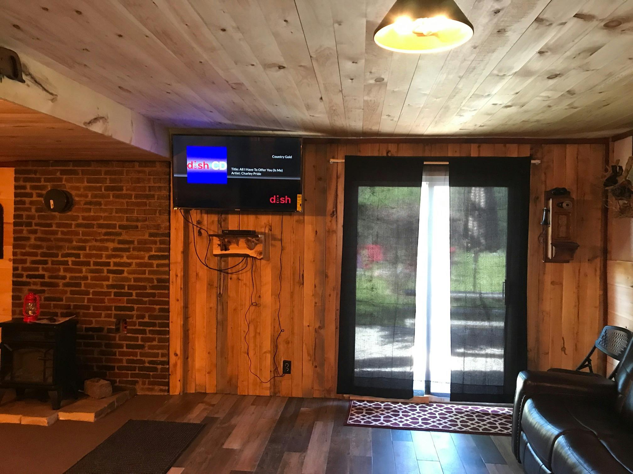 The Grand Daddy Cabin Sleeps Eight at Best Bear Lodge & Campground