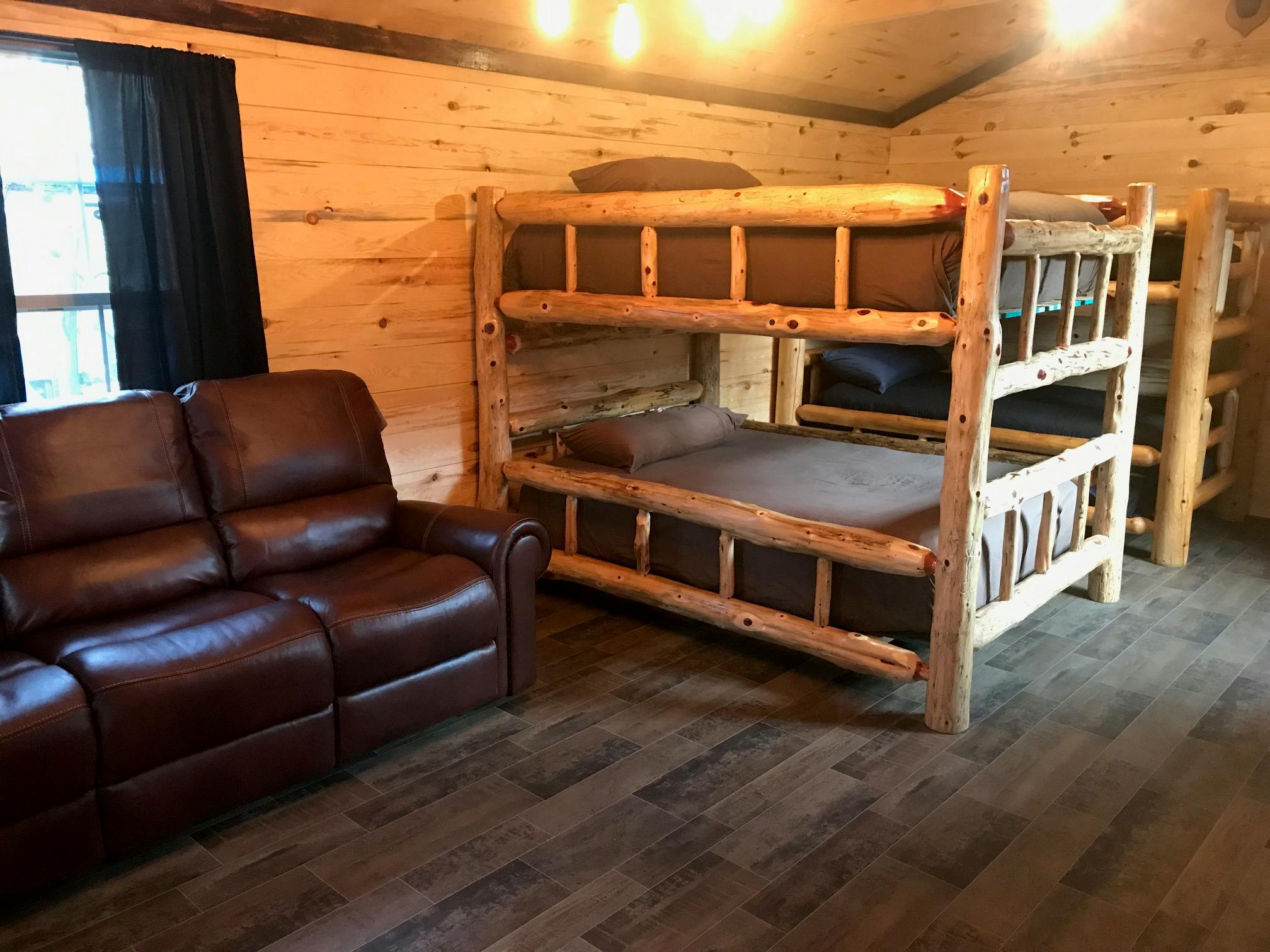 Great Expedition Cabin at Best Bear Lodge & Campground