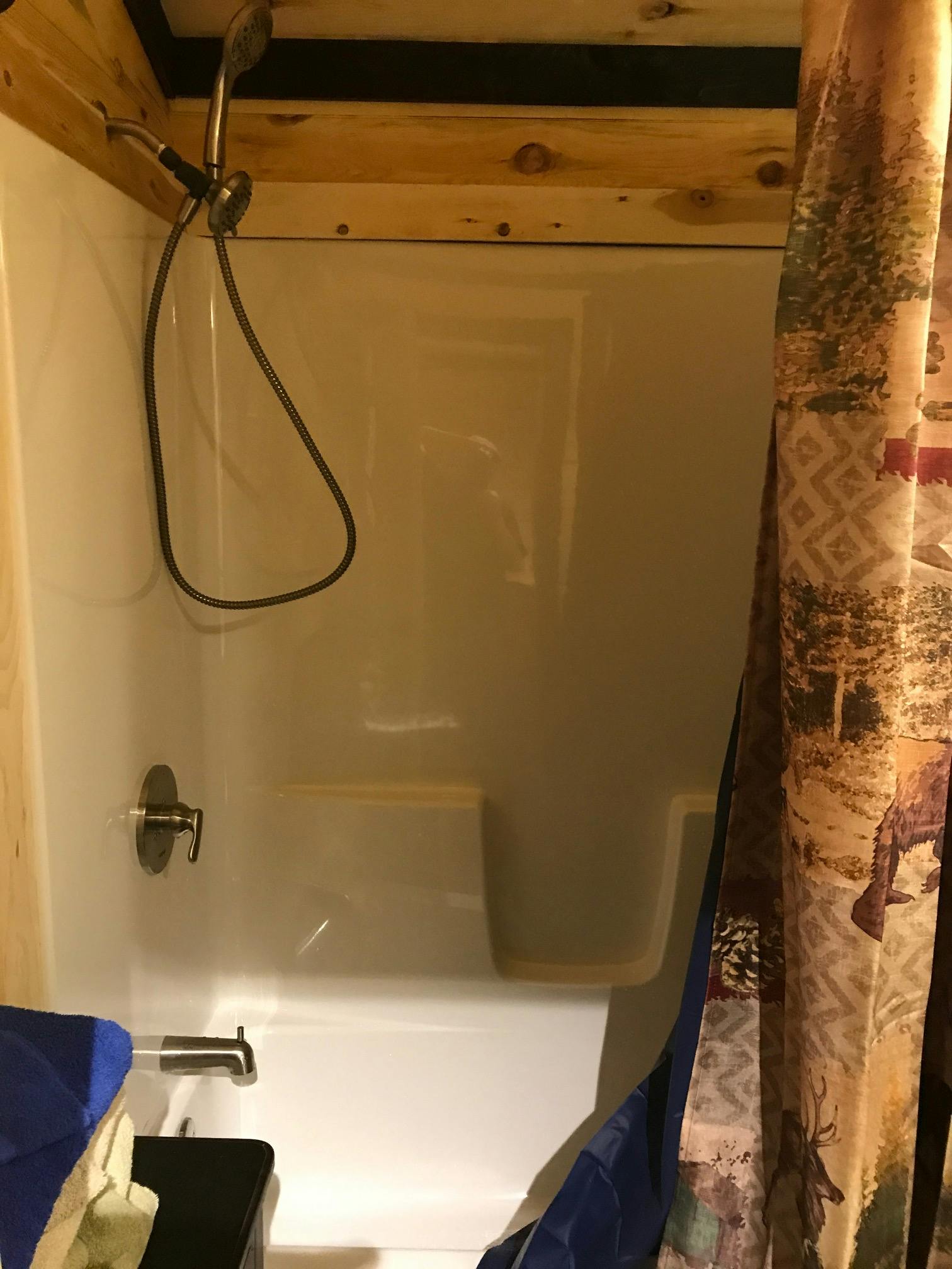 Best Bear Lodge & Campground Accommodations