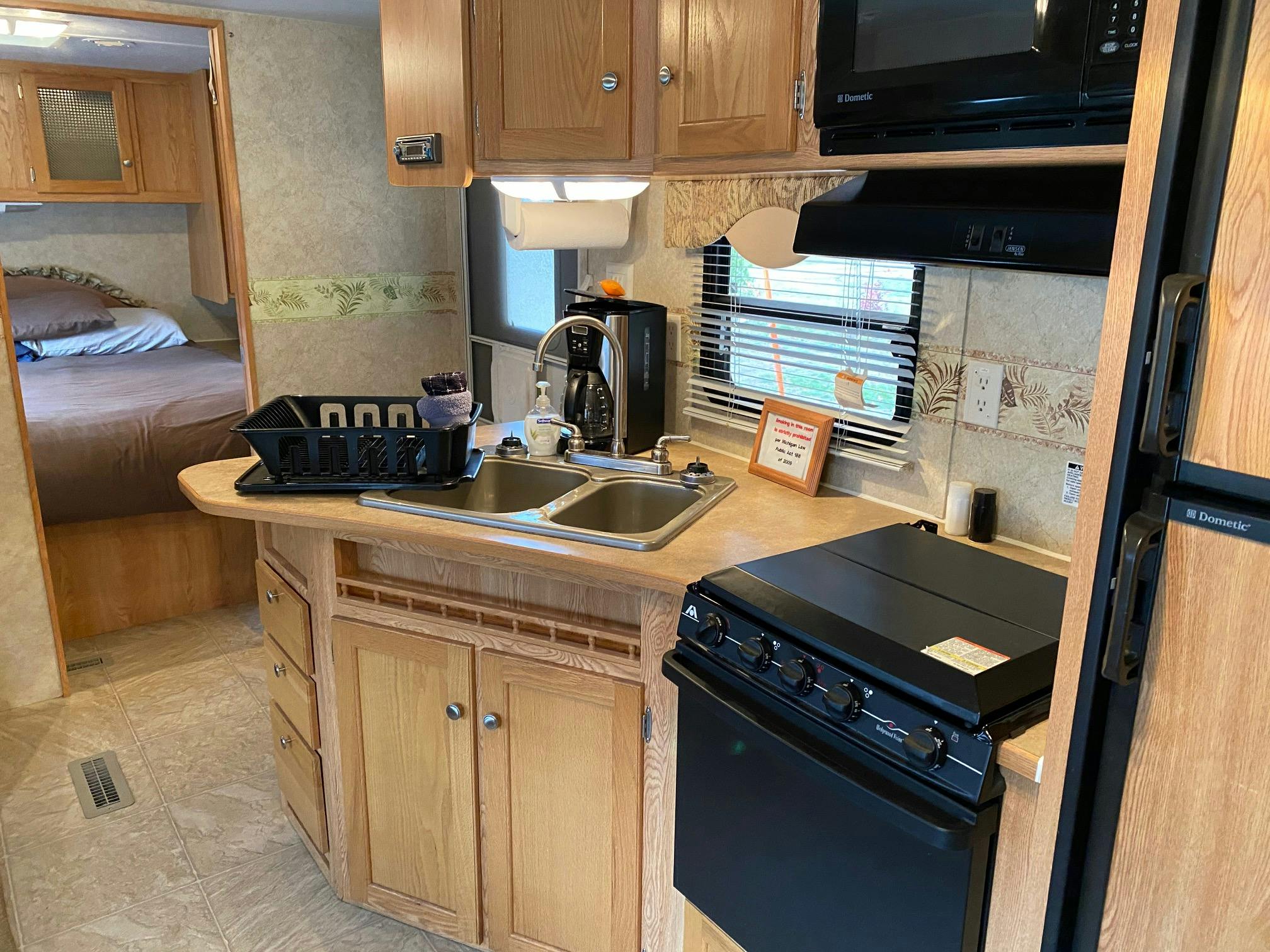 Amarillo Sunrise Destination RV Rental at Best Bear Lodge & Campground