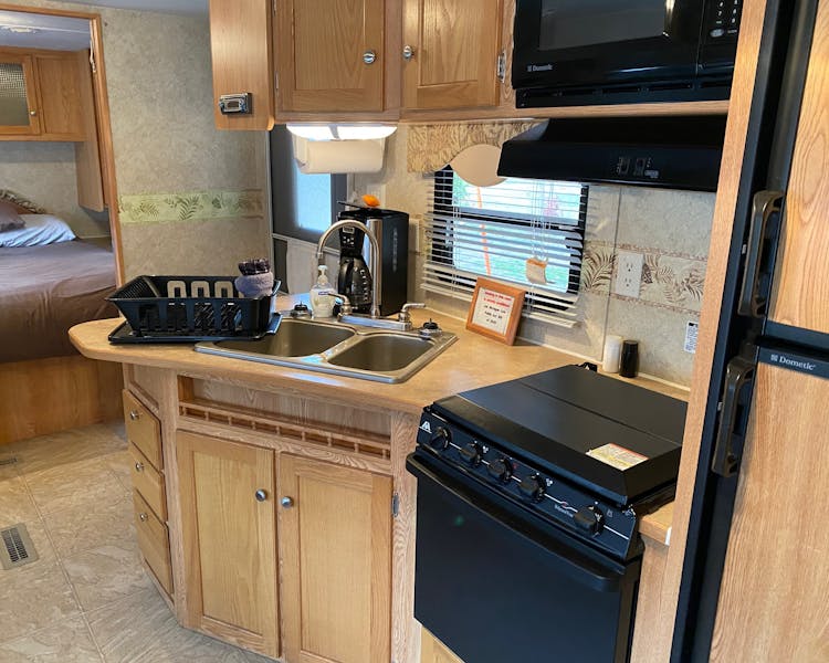 Amarillo Sunrise Destination RV Rental at Best Bear Lodge & Campground