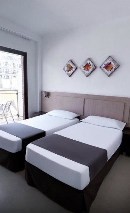 Standard twin beds Room