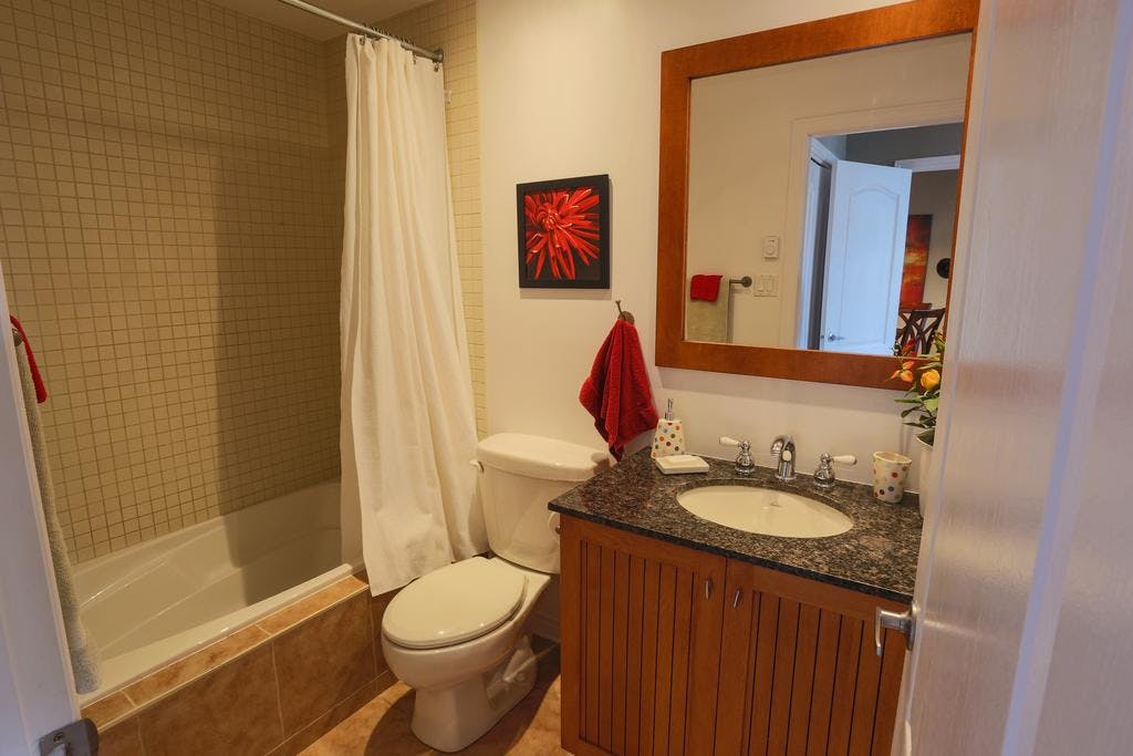 Splendid Suite 304 ApartHotelMontreal AppartHôtelMontréal CITQ 222512 2115 Rue Saint Urbain H2X 2N1 #aparthotelmontreal