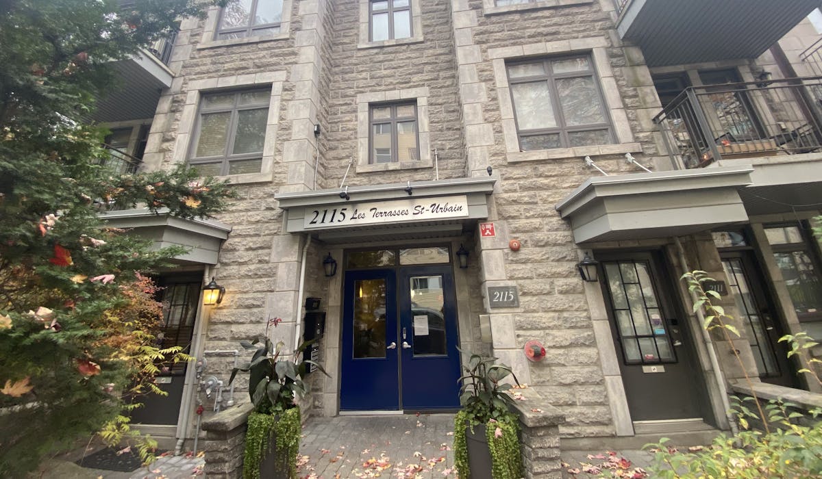 ApartHotelMontreal AppartHôtelMontréal CITQ 222512 2115 Rue Saint Urbain H2X 2N1 @aparthotelmontreal