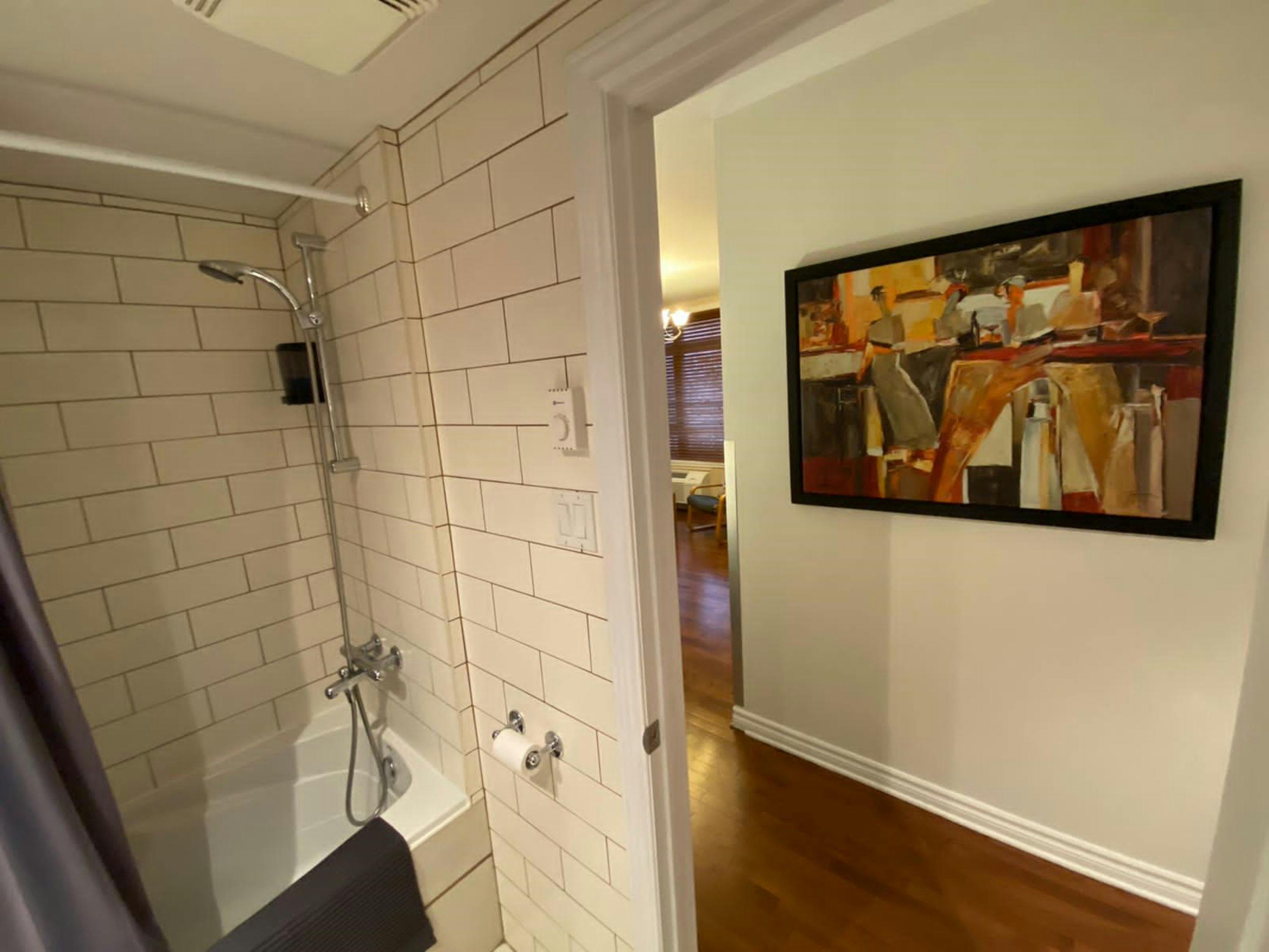 Garden Suite 102 ApartHotelMontreal AppartHôtelMontréal CITQ 222512 2115 Rue Saint Urbain H2X 2N1 #aparthotelmontreal