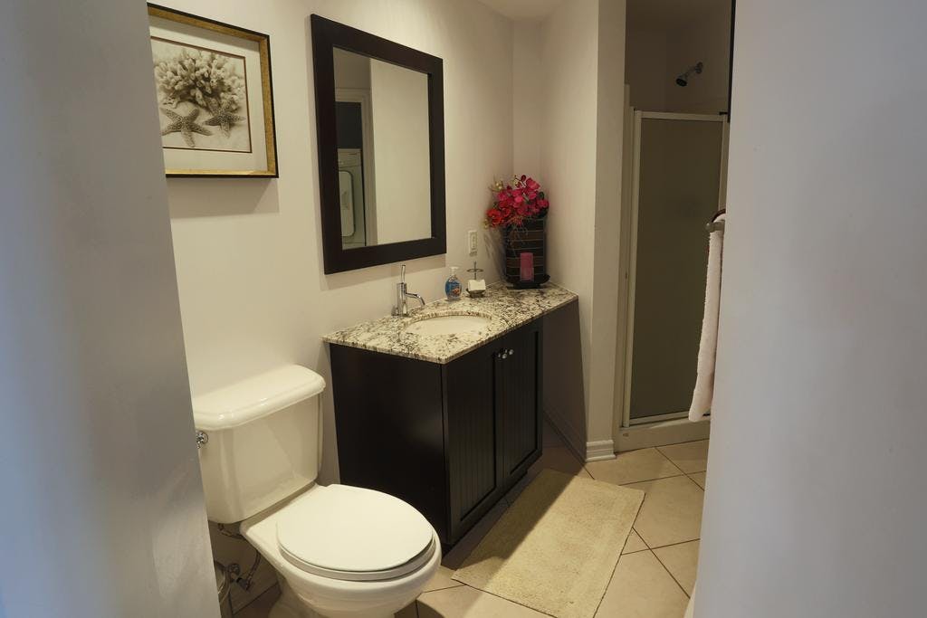 Sunrise Suite 404 ApartHotelMontreal AppartHôtelMontréal CITQ 222512 2115 Rue Saint Urbain H2X 2N1 #aparthotelmontreal