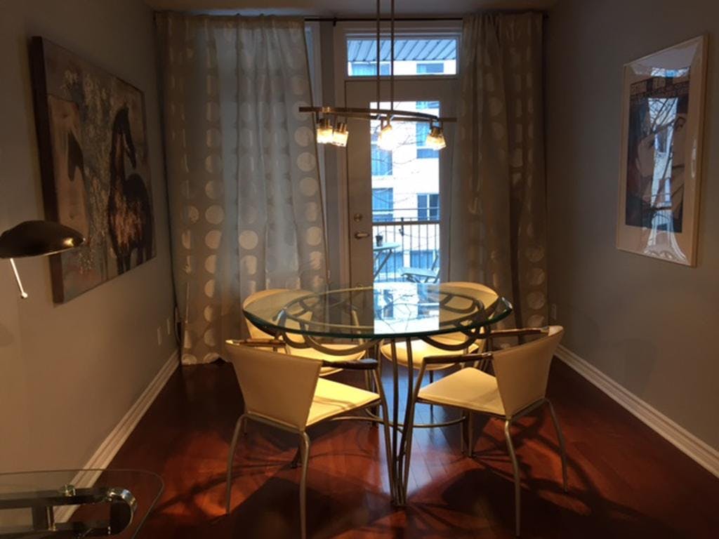 Professional Suite 201 ApartHotelMontreal AppartHôtelMontréal CITQ 222512 2115 Rue Saint Urbain H2X 2N1 #aparthotelmontreal