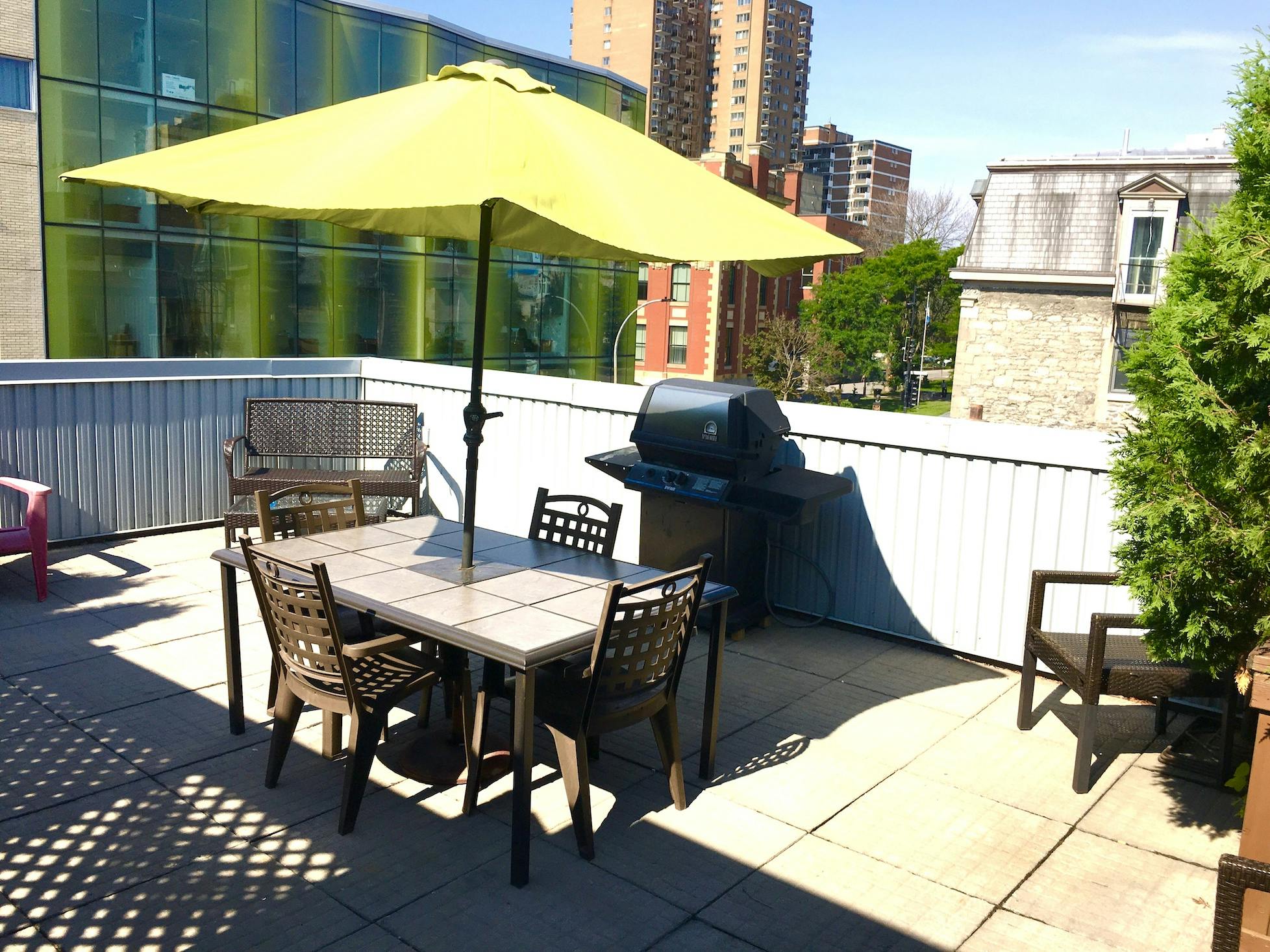 ApartHotelMontreal AppartHôtelMontréal CITQ 222512 2115 Rue Saint Urbain H2X 2N1 #aparthotelmontreal