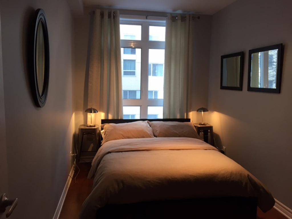 Professional Suite 201 ApartHotelMontreal AppartHôtelMontréal CITQ 222512 2115 Rue Saint Urbain H2X 2N1 #aparthotelmontreal