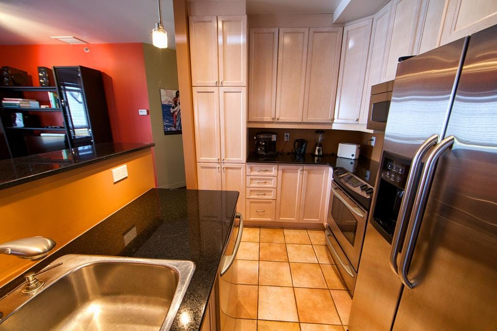 Presidential Suite 302 ApartHotelMontreal AppartHôtelMontréal CITQ 222512 2115 Rue Saint Urbain H2X 2N1 #aparthotelmontreal