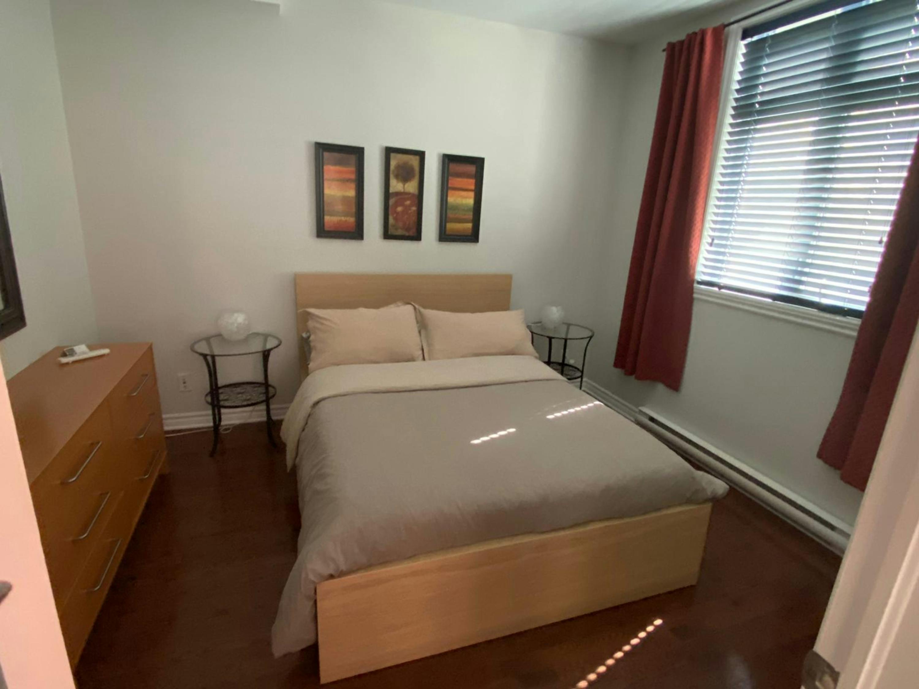 Presidential Suite 302 ApartHotelMontreal AppartHôtelMontréal CITQ 222512 2115 Rue Saint Urbain H2X 2N1 #aparthotelmontreal