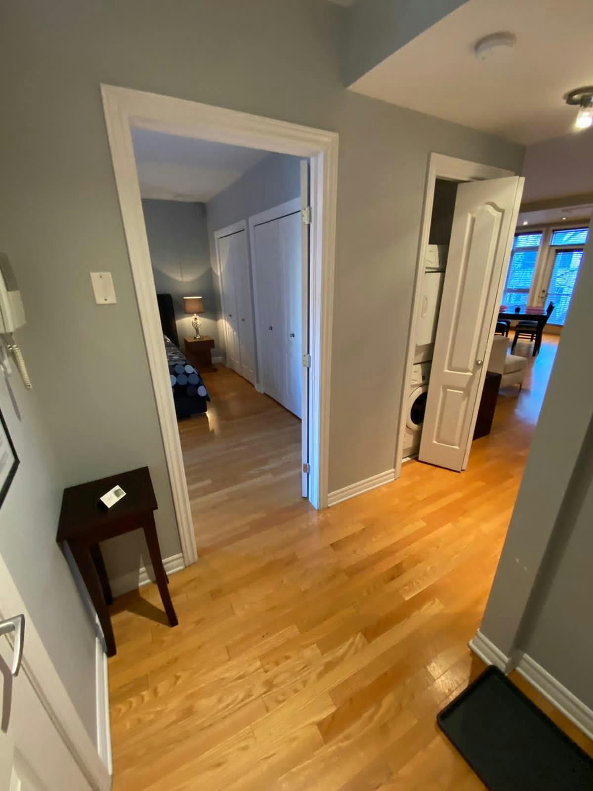 Corporate Suite 301 ApartHotelMontreal AppartHôtelMontréal CITQ 222512 2115 Rue Saint Urbain H2X 2N1 #aparthotelmontreal