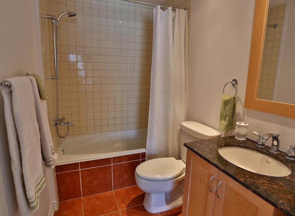 Sunset Suite 403 ApartHotelMontreal AppartHôtelMontréal CITQ 222512 2115 Rue Saint Urbain H2X 2N1 #aparthotelmontreal