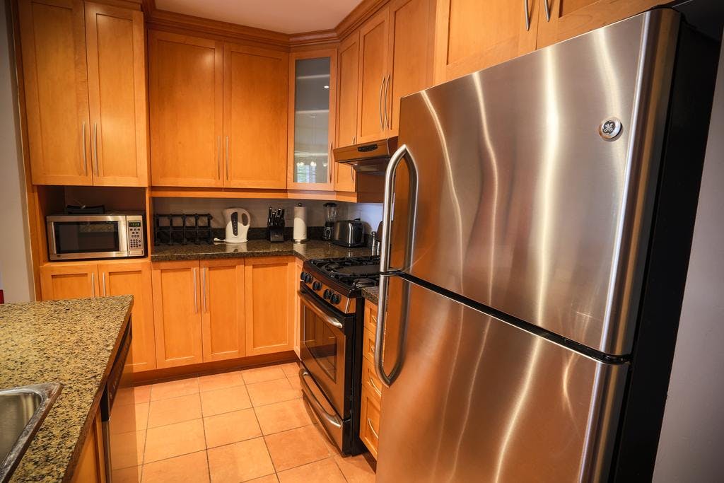 Splendid Suite 304 ApartHotelMontreal AppartHôtelMontréal CITQ 222512 2115 Rue Saint Urbain H2X 2N1 #aparthotelmontreal