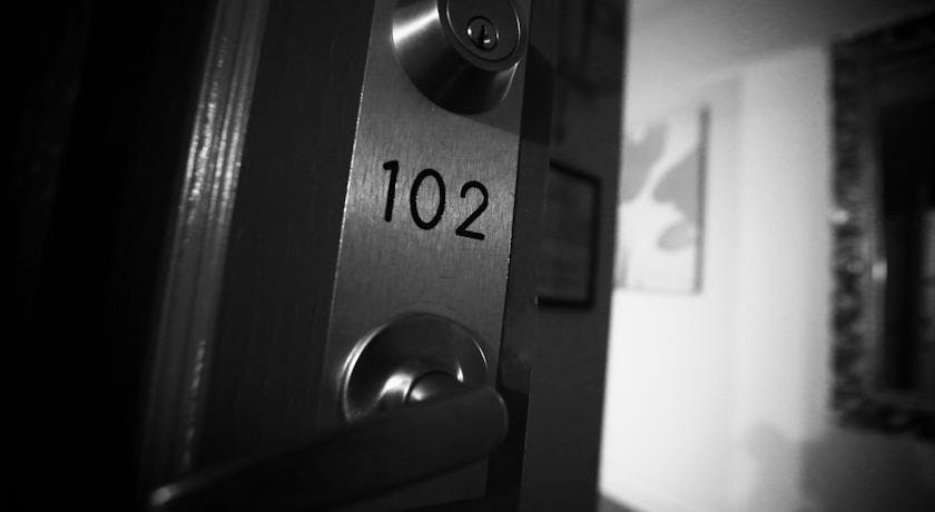 Gaden Suite 102 ApartHotelMontreal AppartHôtelMontréal CITQ 222512 2115 Rue Saint Urbain H2X 2N1 #aparthotelmontreal