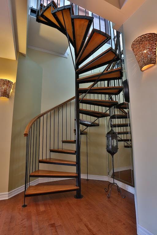 Sunset Suite 403 Apart Hotel Montreal Tourist Residence 222512 2115 Rue Saint Urbain H2X 2N1 #aparthotelmontreal