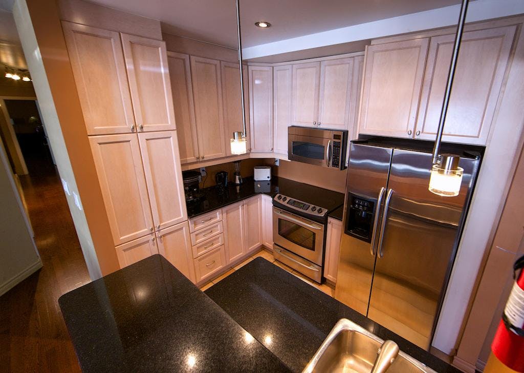 Presidential Suite 302 ApartHotelMontreal AppartHôtelMontréal CITQ 222512 2115 Rue Saint Urbain H2X 2N1 #aparthotelmontreal