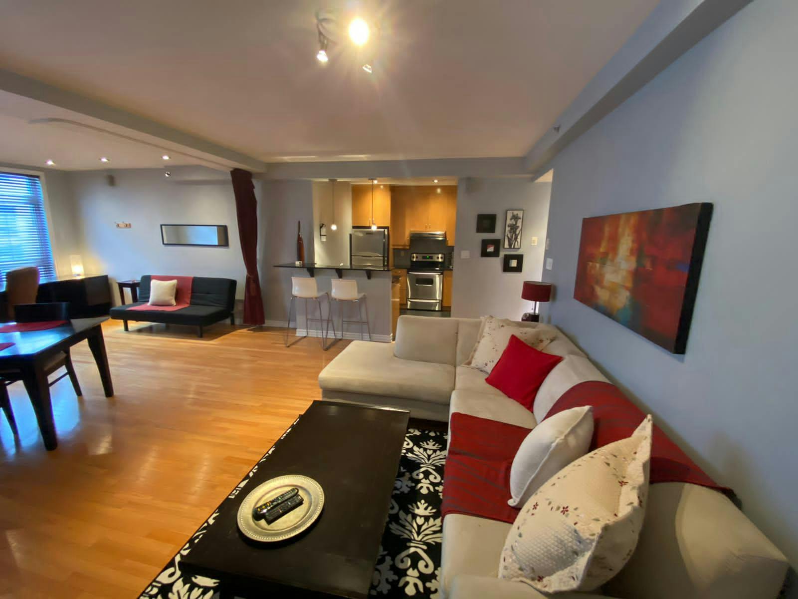 Corporate Suite 301 ApartHotelMontreal AppartHôtelMontréal CITQ 222512 2115 Rue Saint Urbain H2X 2N1 #aparthotelmontreal