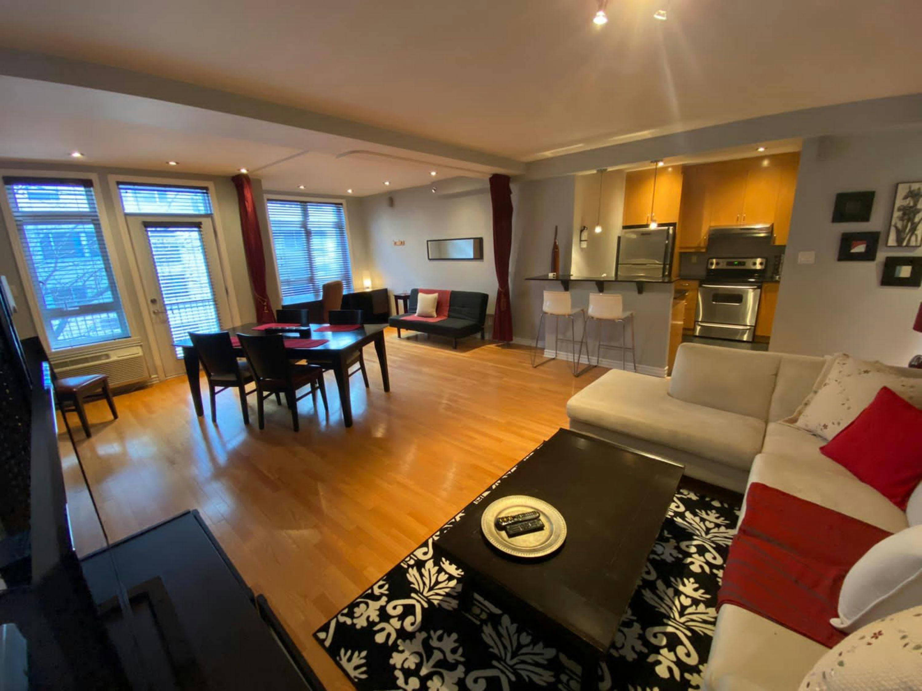 Corporate Suite 301 ApartHotelMontreal AppartHôtelMontréal CITQ 222512 2115 Rue Saint Urbain H2X 2N1 #aparthotelmontreal