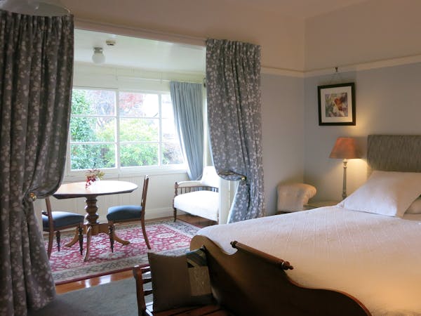 Rutherford suite & sunroom