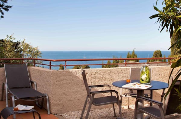 Terrasse du studio vue mer de l'hôtel et Spa Les Mouettes à Argelès-sur-Mer