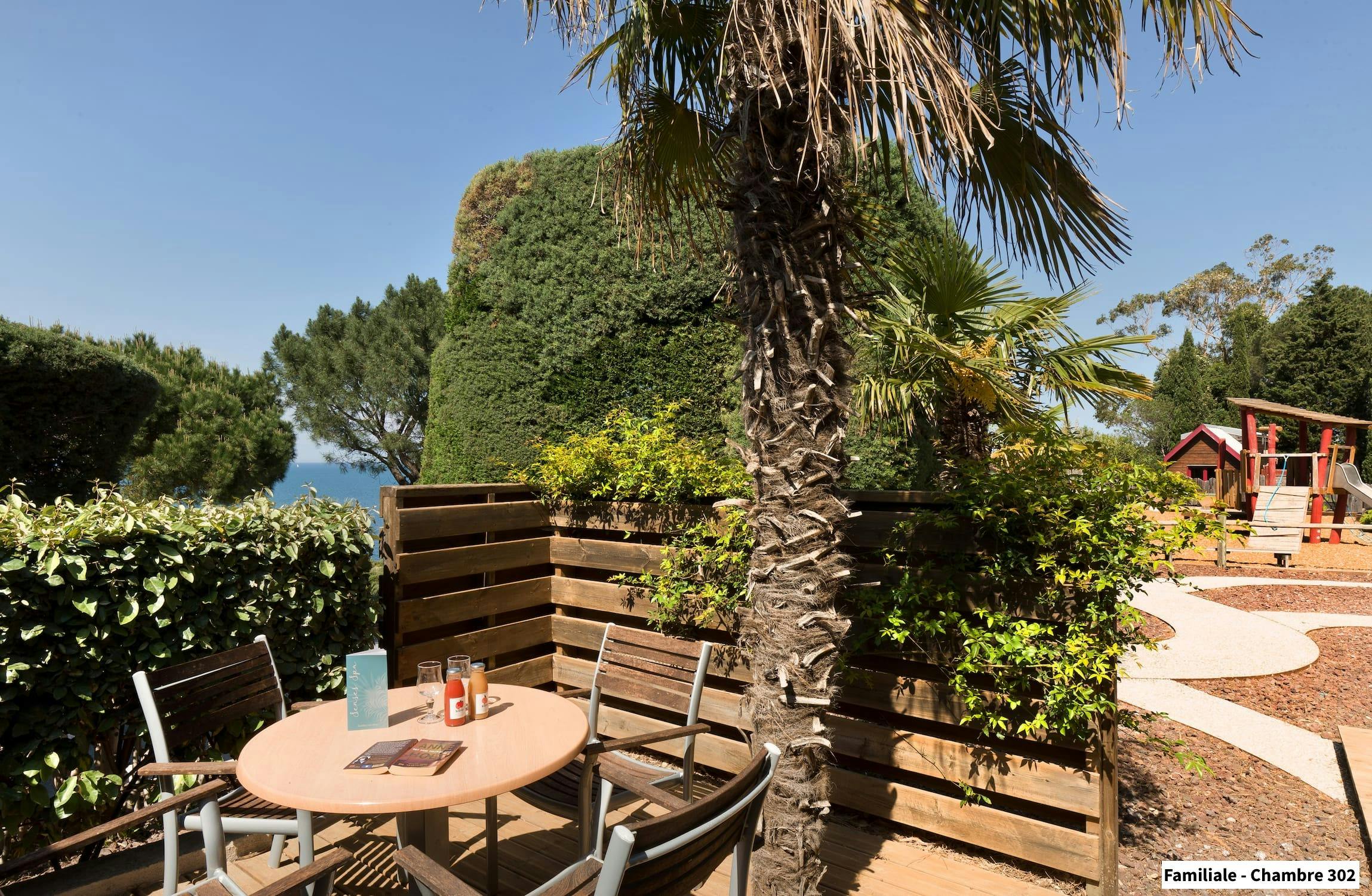 Terrasse de la Chambre Familiale 302 de l'Hôtel Spa Les Mouettes