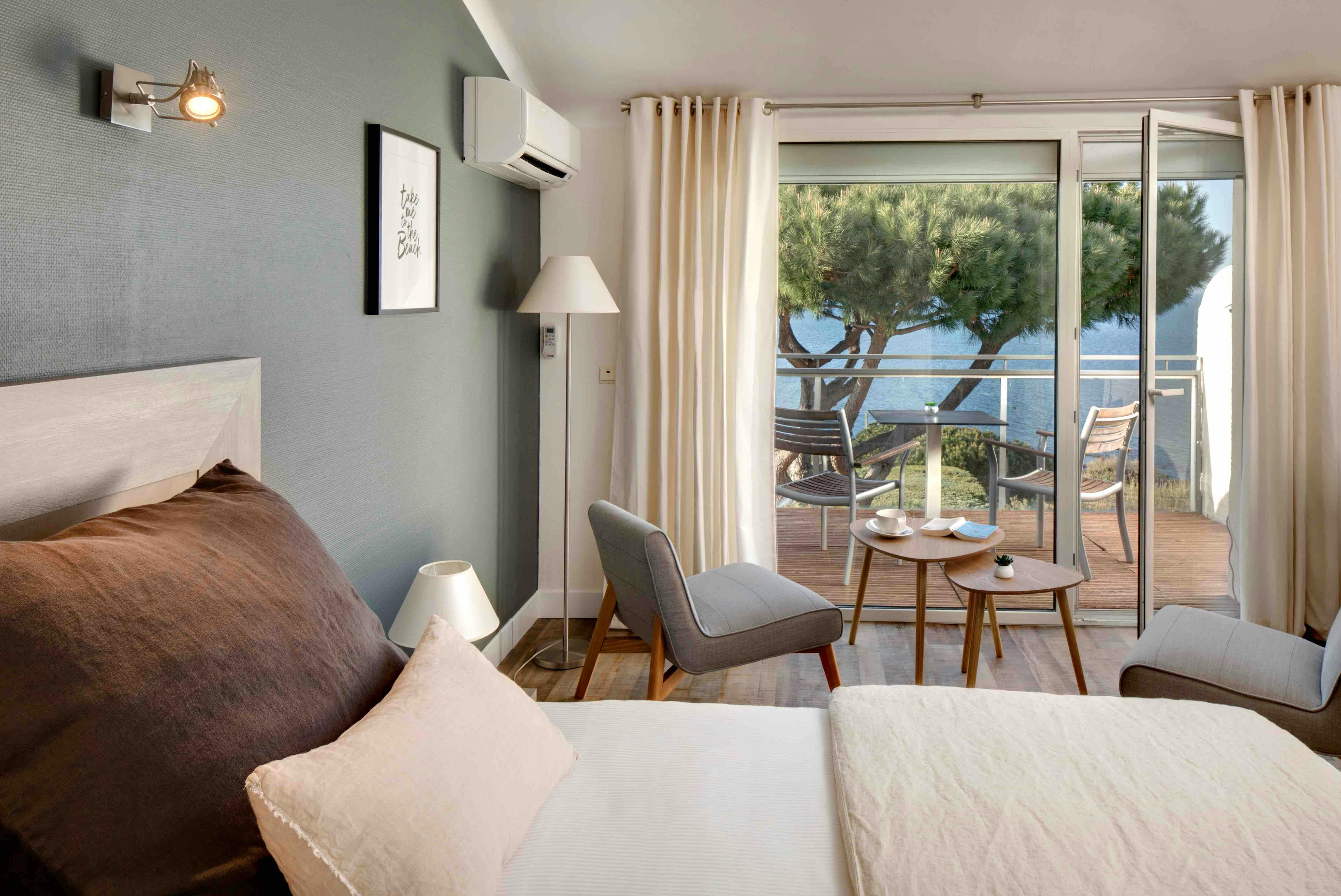 Vue de la terrasse de la chambre double supérieure vue mer