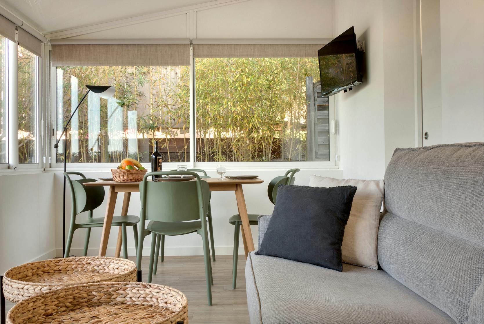 Table à manger studio côté mer