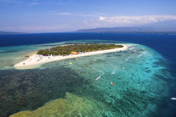 Bangsring Breeze offering windsurfing and kite surfing at Tabuhan Island