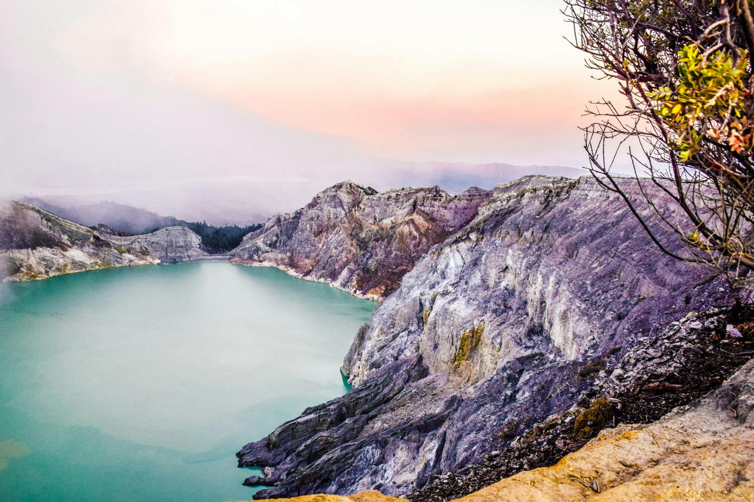 Bangsring Breeze hiking trips to the Kawah Ijen