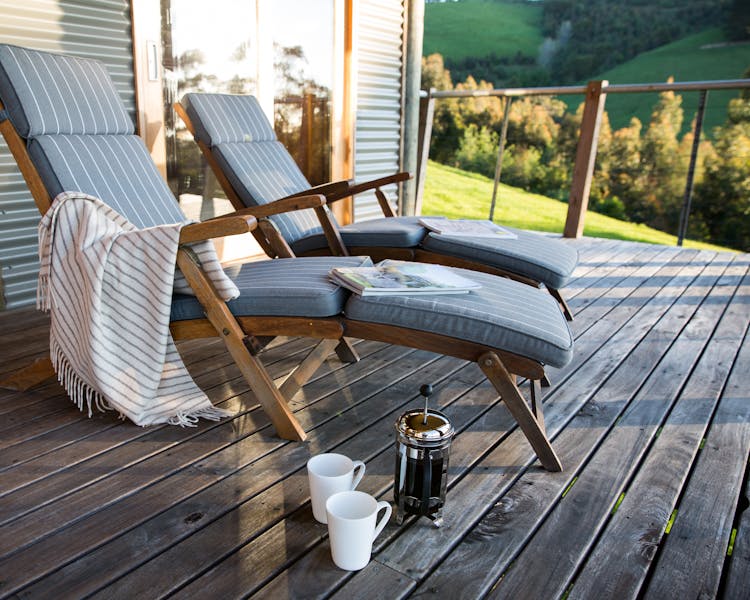 Anderley Tandara Cottage wide spacious deck for lounging