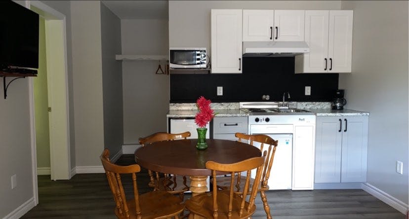 Suite #28 with 2 queen rooms