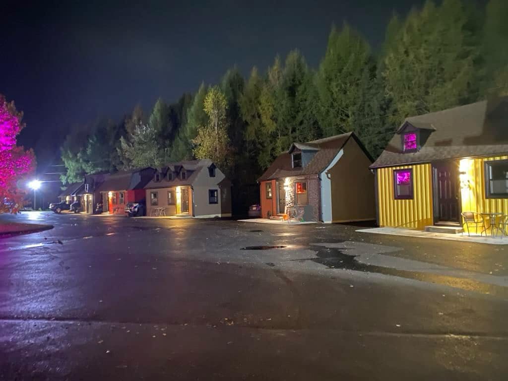 Tout les chalets le soir
