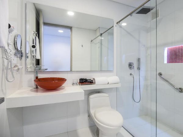 Baño para personas en condición de discapacidad