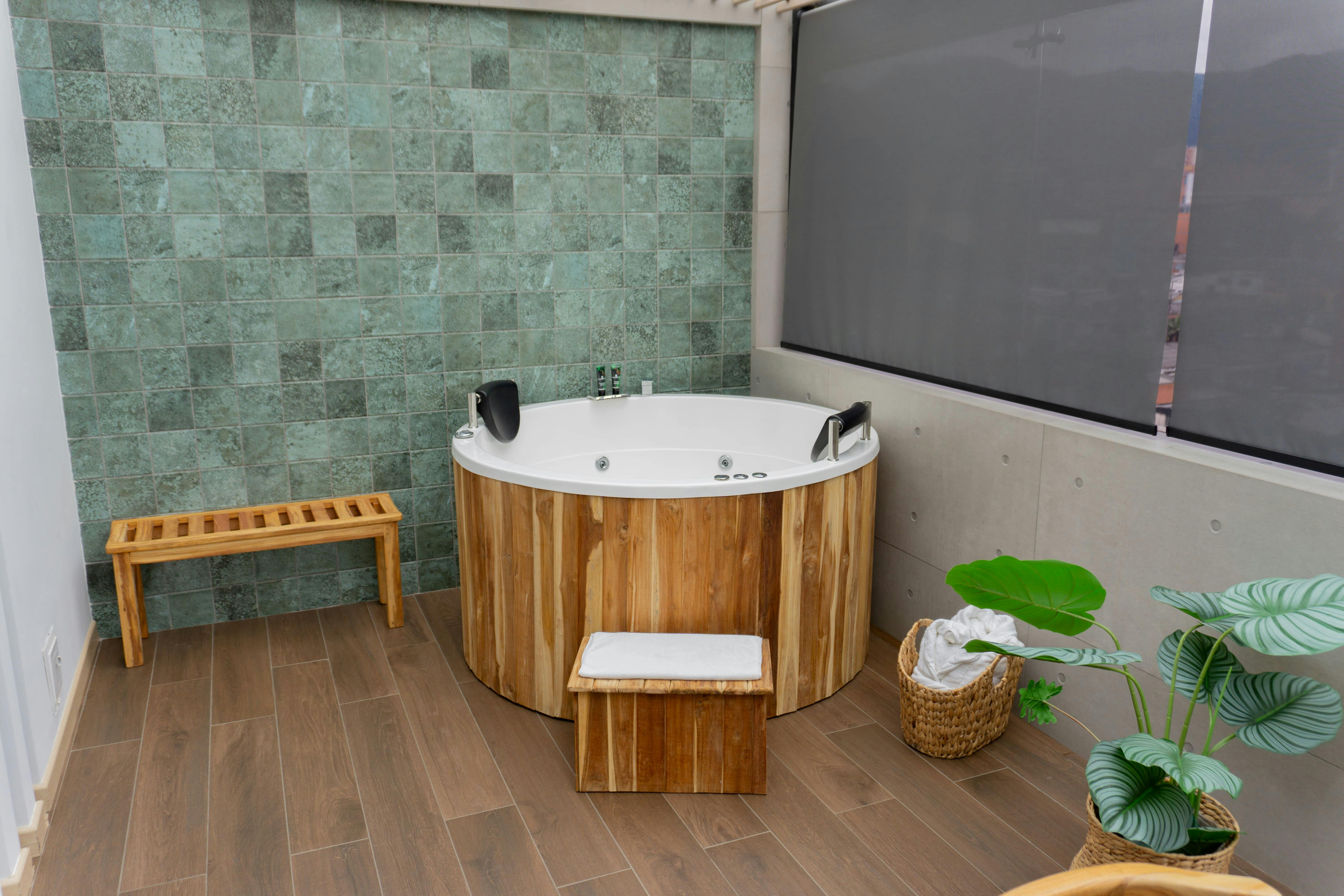 Jacuzzi master suite