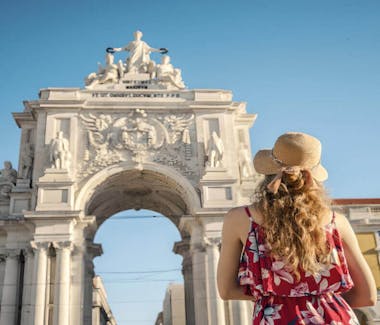 imagem do arco da rua augusta na baixa de lisboa