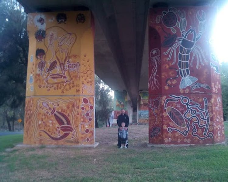Bridge pylon murals