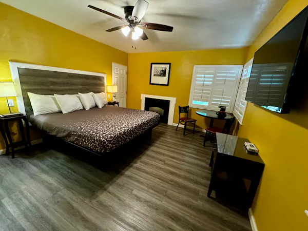 King bed: Full Ocean View