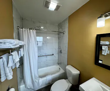 King bed: Full Ocean View