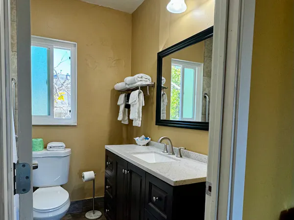 King bed: Partial Ocean View