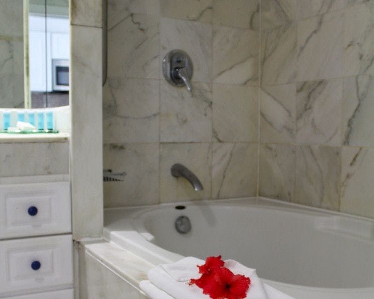 Caribbean sea suite, hotels, resorts, cupecoy, st maarten, st martin